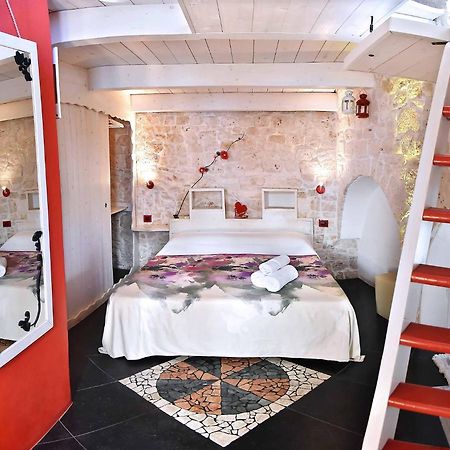 L'Angolo Di Gaudi, Casa Mila Bed & Breakfast Путиняно Екстериор снимка