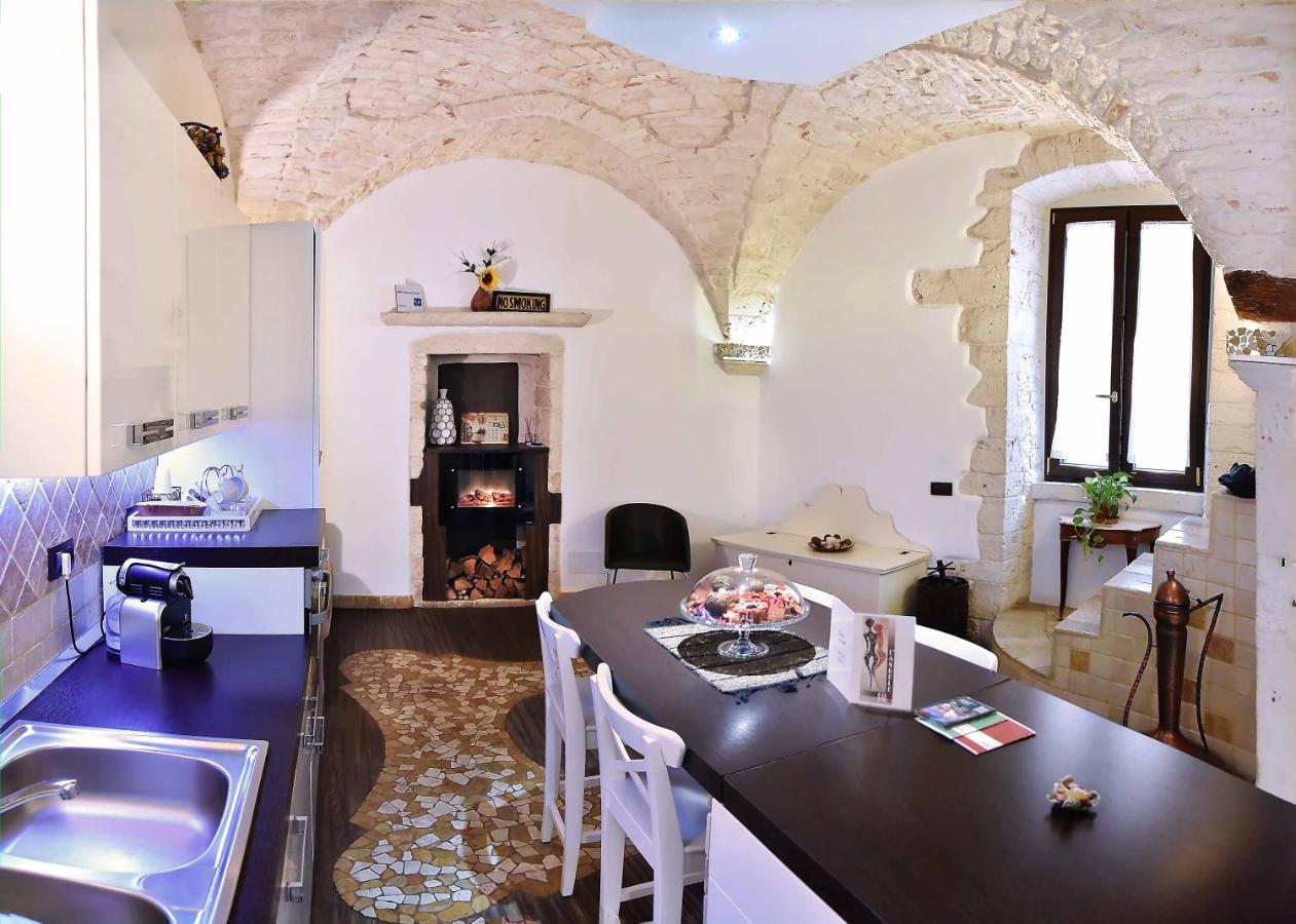 L'Angolo Di Gaudi, Casa Mila Bed & Breakfast Путиняно Екстериор снимка