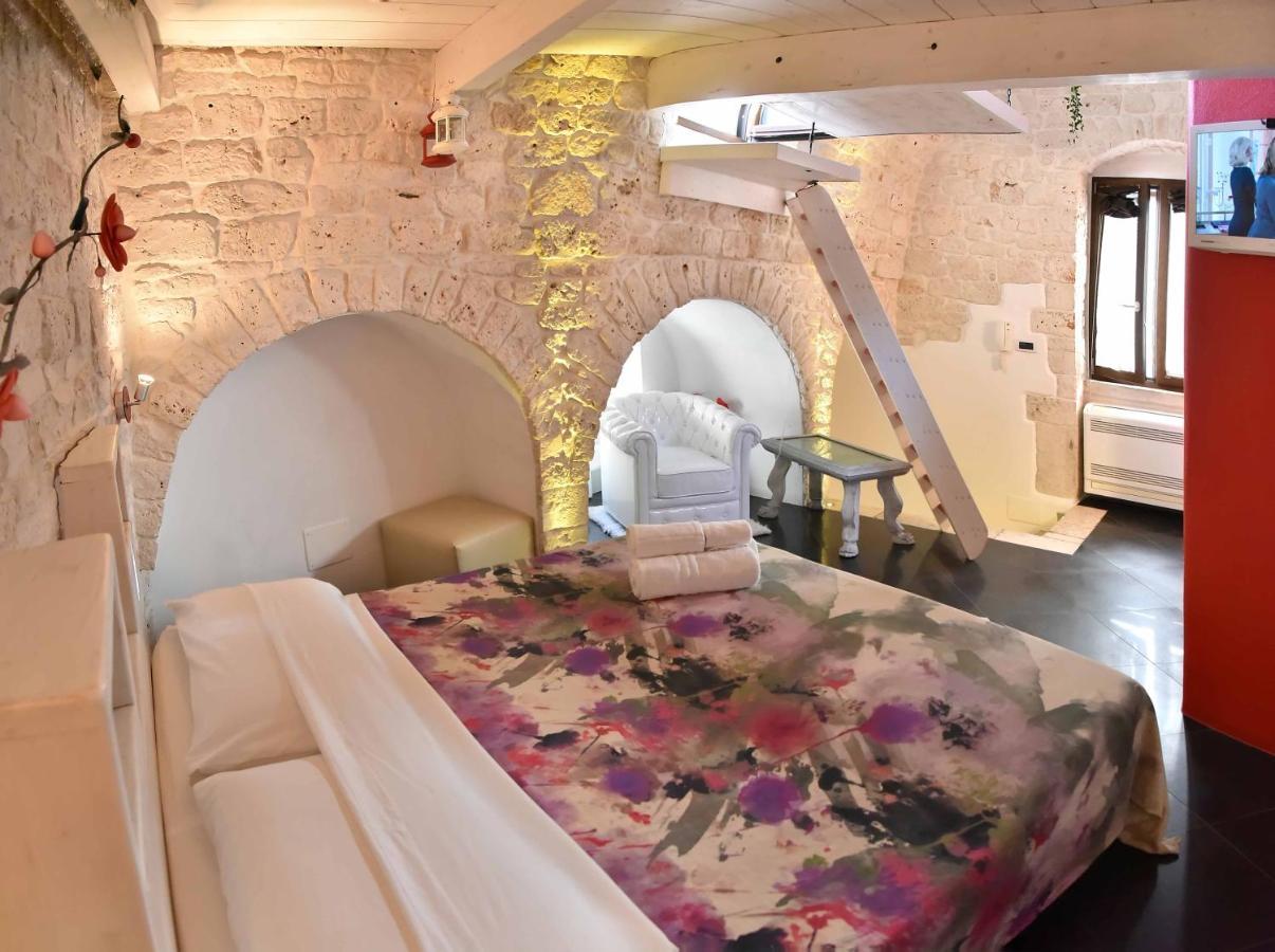 L'Angolo Di Gaudi, Casa Mila Bed & Breakfast Путиняно Екстериор снимка