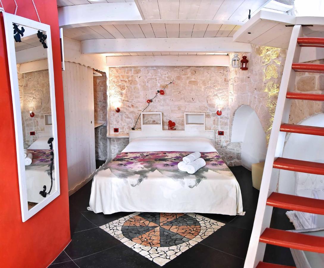 L'Angolo Di Gaudi, Casa Mila Bed & Breakfast Путиняно Екстериор снимка