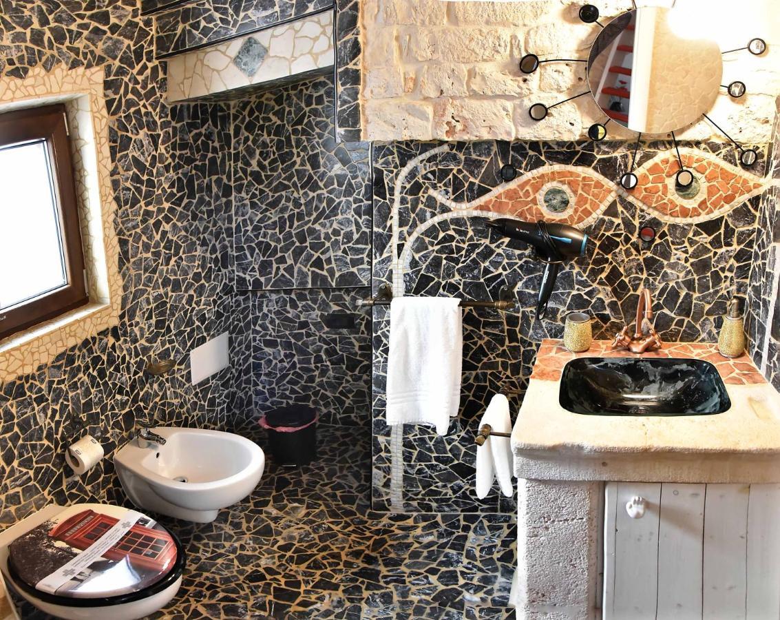 L'Angolo Di Gaudi, Casa Mila Путиняно Екстериор снимка