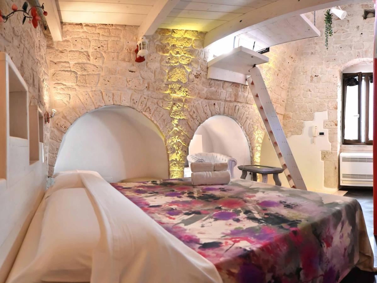 L'Angolo Di Gaudi, Casa Mila Bed & Breakfast Путиняно Екстериор снимка