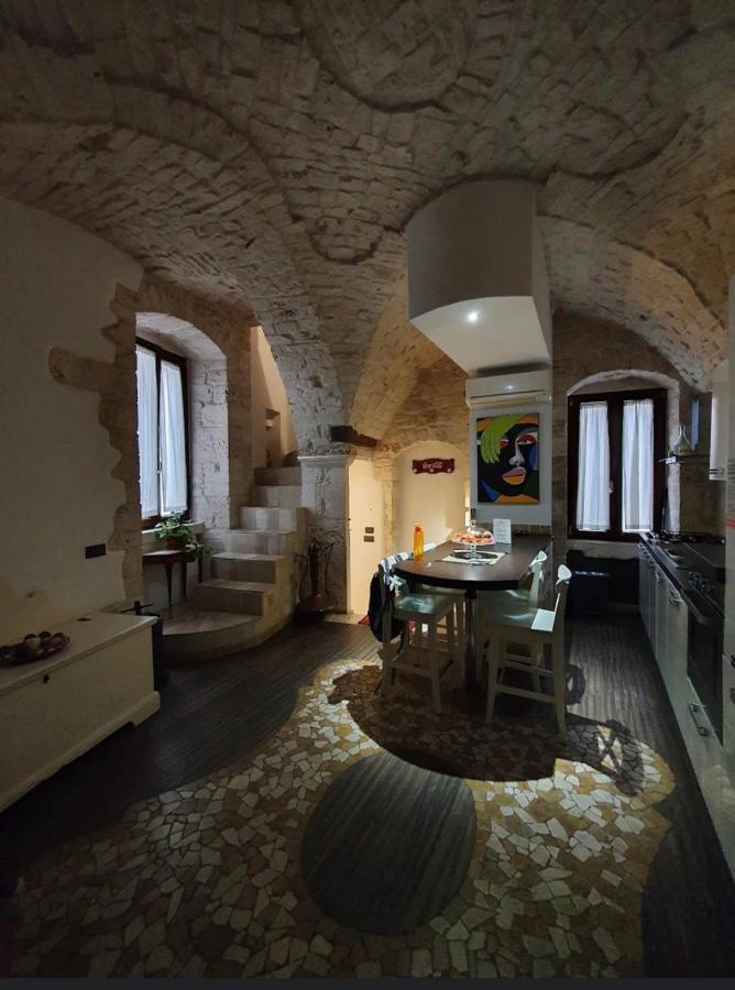 L'Angolo Di Gaudi, Casa Mila Bed & Breakfast Путиняно Екстериор снимка